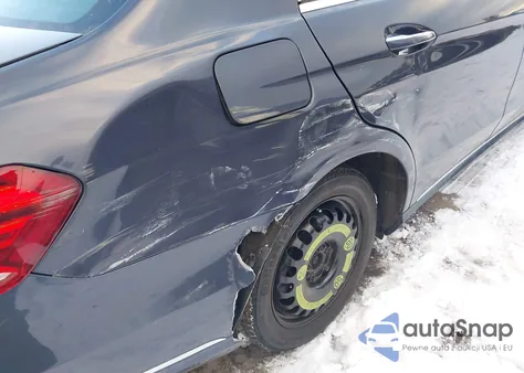 2014 Mercedes-Benz E 350 4Matic z USA, uszkodzony, nr VIN WDDHF8JB6EB063640